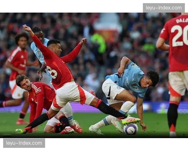 伤病潮:曼联新增两名伤员,欧冠前景蒙上阴影。